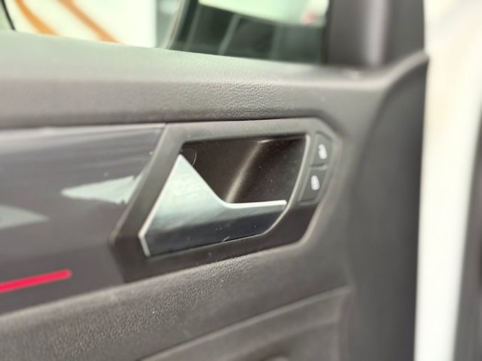 VolkswagenT-Roc Sport 2.0 TDI 4Motion 110 kW (150 CV) DSG Vehículo usado en Barcelona - 42 VolkswagenT-Roc Sport 2.0 TDI 4Motion 110 kW (150 CV) DSG Vehículo usado en Barcelona - 42