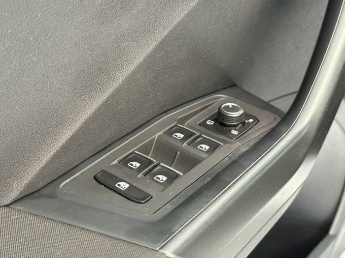 VolkswagenT-Roc Sport 2.0 TDI 4Motion 110 kW (150 CV) DSG Vehículo usado en Barcelona - 43 VolkswagenT-Roc Sport 2.0 TDI 4Motion 110 kW (150 CV) DSG Vehículo usado en Barcelona - 43