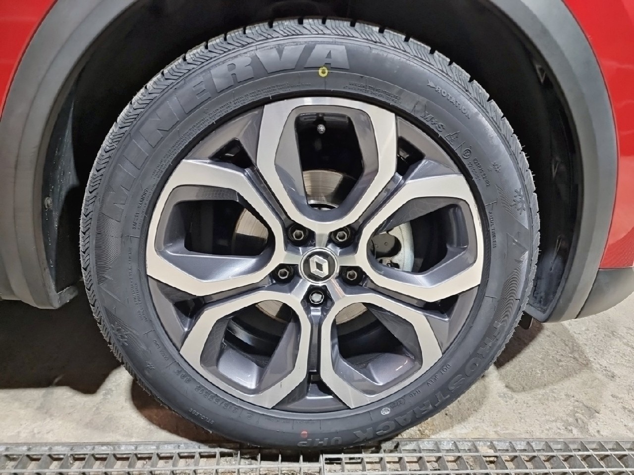 Renault Captur Techno Fast Track TCe 103 kW (140CV) GPF - 4