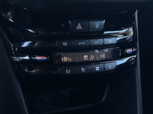 Peugeot2008 PureTech 110 S&S Allure 81 kW (110 CV) Vehículo usado en Barcelona - 20