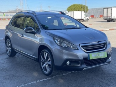 Peugeot 2008 PureTech 110 S&S Allure 81 kW (110 CV) Peugeot 2008 PureTech 110 S&S Allure 81 kW (110 CV)