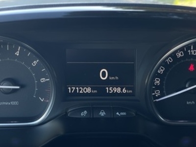 Peugeot 2008 PureTech 110 S&S Allure 81 kW (110 CV) Peugeot 2008 PureTech 110 S&S Allure 81 kW (110 CV)