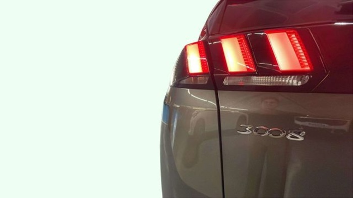 Peugeot3008 PureTech 130 S&S GT Line 96 kW (130 CV) Vehículo usado en Barcelona - 19 Peugeot3008 PureTech 130 S&S GT Line 96 kW (130 CV) Vehículo usado en Barcelona - 19