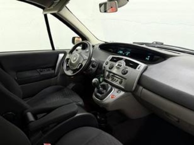 Renault Scenic Dynamique 1.6 82 kW (110 CV) Renault Scenic Dynamique 1.6 82 kW (110 CV)