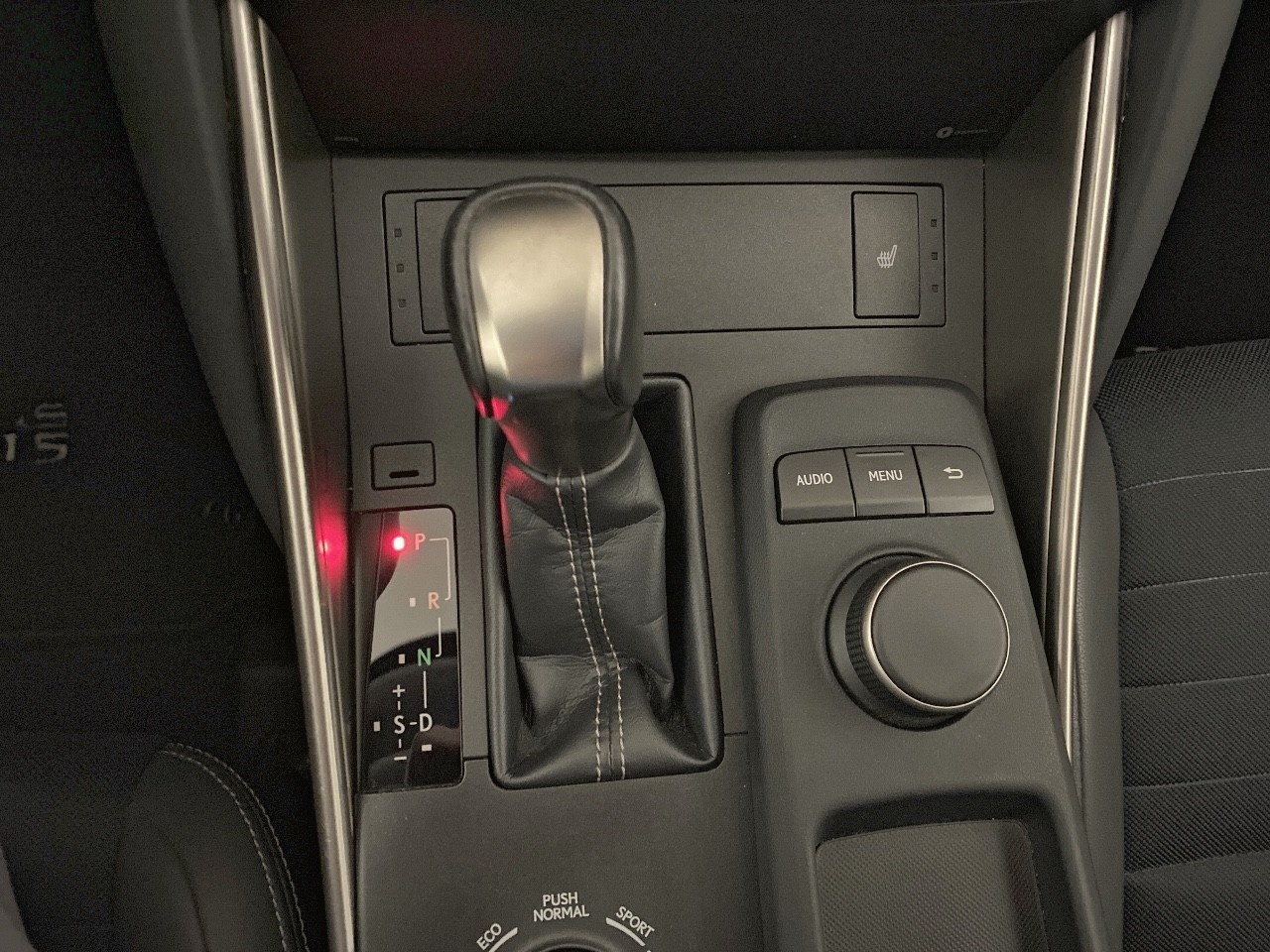 Lexus IS 300h Eco 164 kW (223 CV) - 9