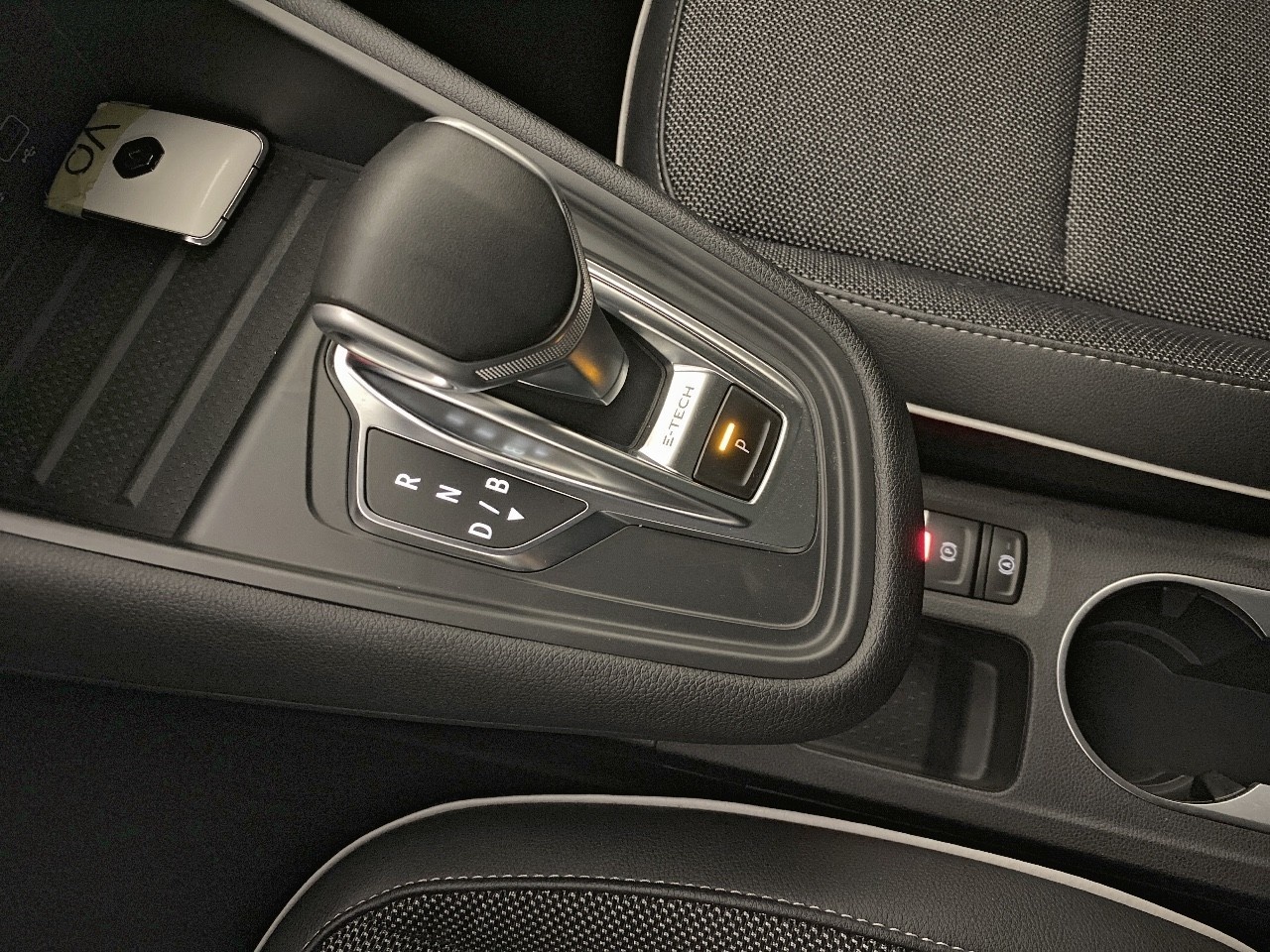 Renault Captur Zen E-TECH Híbrido enchufable 118 kW (160 CV) - 10