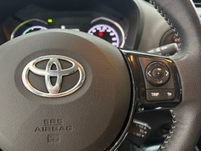 Toyota Yaris 1.5 Hybrid Active 74 kW (100 CV) Toyota Yaris 1.5 Hybrid Active 74 kW (100 CV)