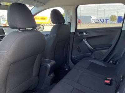 Peugeot 2008 PureTech 110 S&S Style 81 kW (110 CV) Peugeot 2008 PureTech 110 S&S Style 81 kW (110 CV)