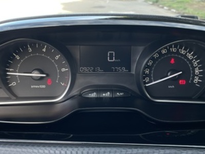 Peugeot 2008 PureTech 110 S&S Style 81 kW (110 CV) Peugeot 2008 PureTech 110 S&S Style 81 kW (110 CV)