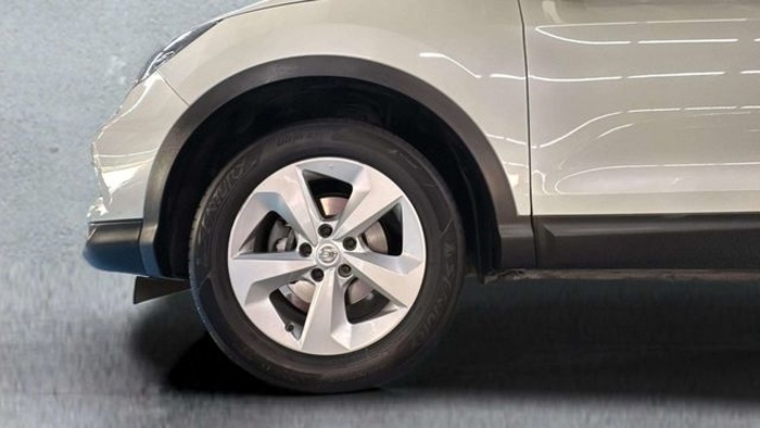 NissanQashqai DIG-T 115 N-Connecta 4x2 85 kW (115 CV) Vehículo usado en Barcelona - 22 NissanQashqai DIG-T 115 N-Connecta 4x2 85 kW (115 CV) Vehículo usado en Barcelona - 22