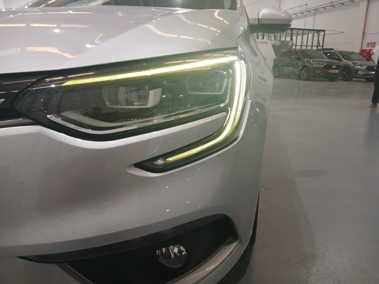 Renault Megane Sport Tourer Zen TCe 103 kW (140 CV) GPF - 4