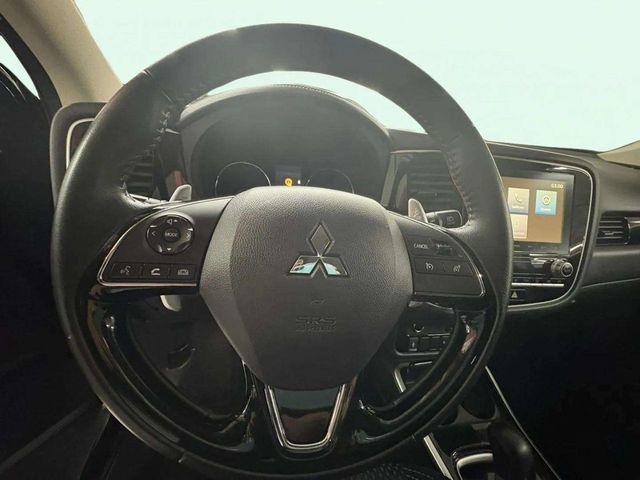 MitsubishiOutlander 200 MPI Motion 2WD CVT 110 kW (150 CV) Vehículo usado en Barcelona - 12