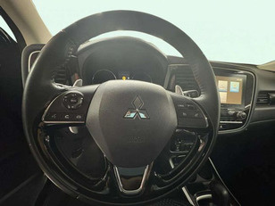 Mitsubishi Outlander 200 MPI Motion 2WD CVT 110 kW (150 CV)