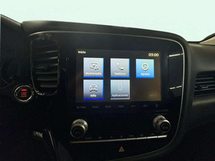 Mitsubishi Outlander 200 MPI Motion 2WD CVT 110 kW (150 CV)