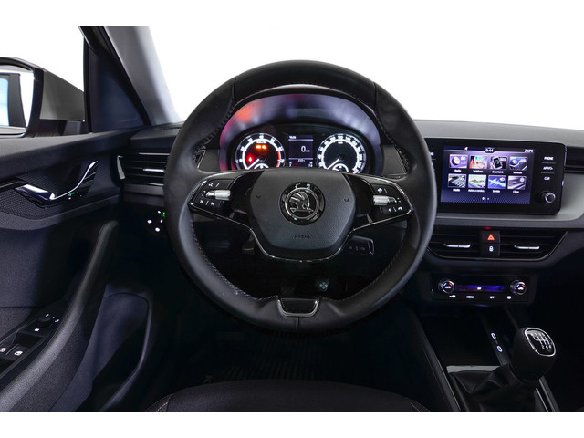 Skoda Kamiq 1.0 TSI Ambition Plus 81 kW (110 CV) Vehículo usado en Las Palmas - 7