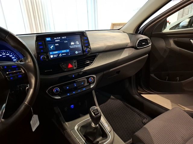 Hyundai i30 1.0 T-GDi Sense 88 kW (120 CV) Vehículo usado en Las Palmas - 4 Hyundai i30 1.0 T-GDi Sense 88 kW (120 CV) Vehículo usado en Las Palmas - 4