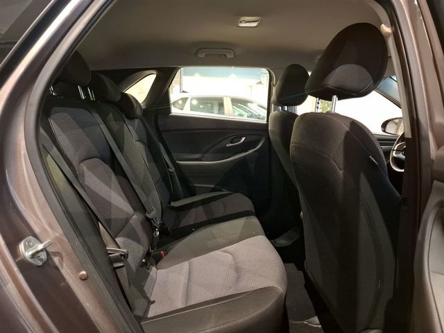 Hyundai i30 1.0 T-GDi Sense 88 kW (120 CV) Vehículo usado en Las Palmas - 6 Hyundai i30 1.0 T-GDi Sense 88 kW (120 CV) Vehículo usado en Las Palmas - 6