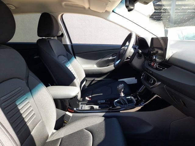 Hyundai i30 1.0 T-GDi 48V Smart 74 kW (100 CV) Vehículo usado en Las Palmas - 9 Hyundai i30 1.0 T-GDi 48V Smart 74 kW (100 CV) Vehículo usado en Las Palmas - 9