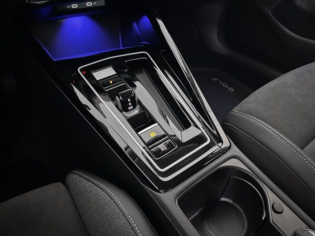 Volkswagen Golf 1.5 e-Hybrid PHEV Style 150 kW(204 CV) DSG6 Vehículo usado en Las Palmas - 7