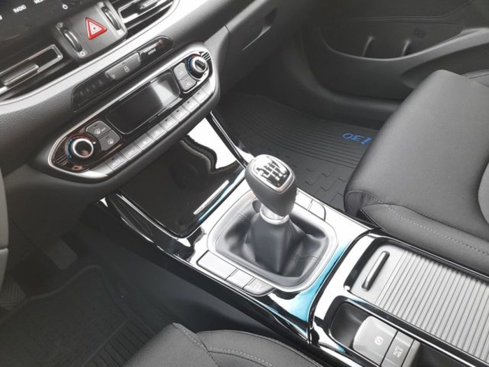 Hyundai i30 1.0 T-GDi 48V Smart 74 kW (100 CV) Vehículo usado en Las Palmas - 10 Hyundai i30 1.0 T-GDi 48V Smart 74 kW (100 CV) Vehículo usado en Las Palmas - 10