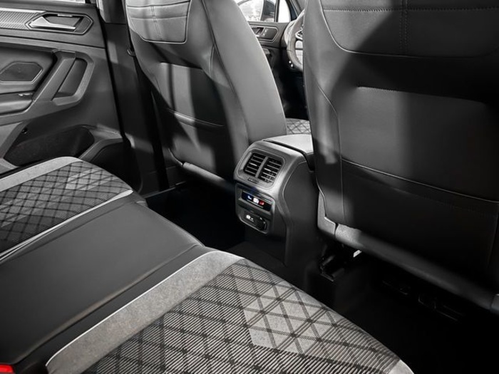 Volkswagen Tiguan R-Line 1.4 TSI PHEV 180 kW (245 CV) DSG Vehículo usado en Las Palmas - 13 Volkswagen Tiguan R-Line 1.4 TSI PHEV 180 kW (245 CV) DSG Vehículo usado en Las Palmas - 13