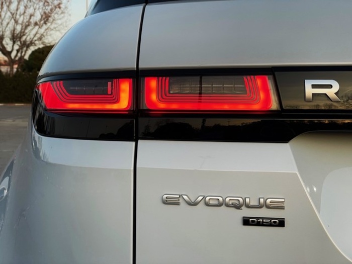 Land RoverRange Rover Evoque D150 MHEV Standard 4WD Auto 110 kW (150 CV) Vehículo usado en Barcelona - 15 Land RoverRange Rover Evoque D150 MHEV Standard 4WD Auto 110 kW (150 CV) Vehículo usado en Barcelona - 15