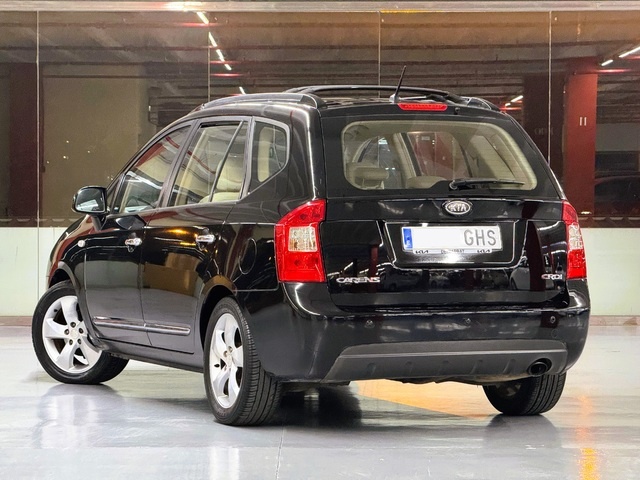 KiaCarens 2.0 CRDI VGT Emotion 103 kW (140 CV) Vehículo usado en Barcelona - 6 KiaCarens 2.0 CRDI VGT Emotion 103 kW (140 CV) Vehículo usado en Barcelona - 6