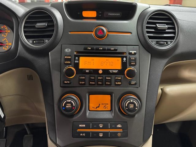 KiaCarens 2.0 CRDI VGT Emotion 103 kW (140 CV) Vehículo usado en Barcelona - 19 KiaCarens 2.0 CRDI VGT Emotion 103 kW (140 CV) Vehículo usado en Barcelona - 19