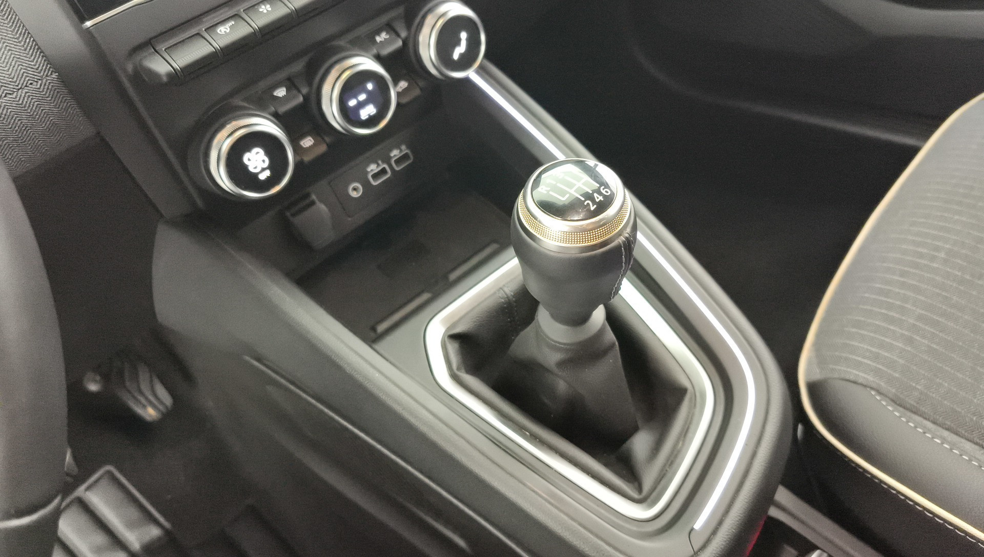 Renault Clio Techno Eco-G 74 kW (100 CV) - 24