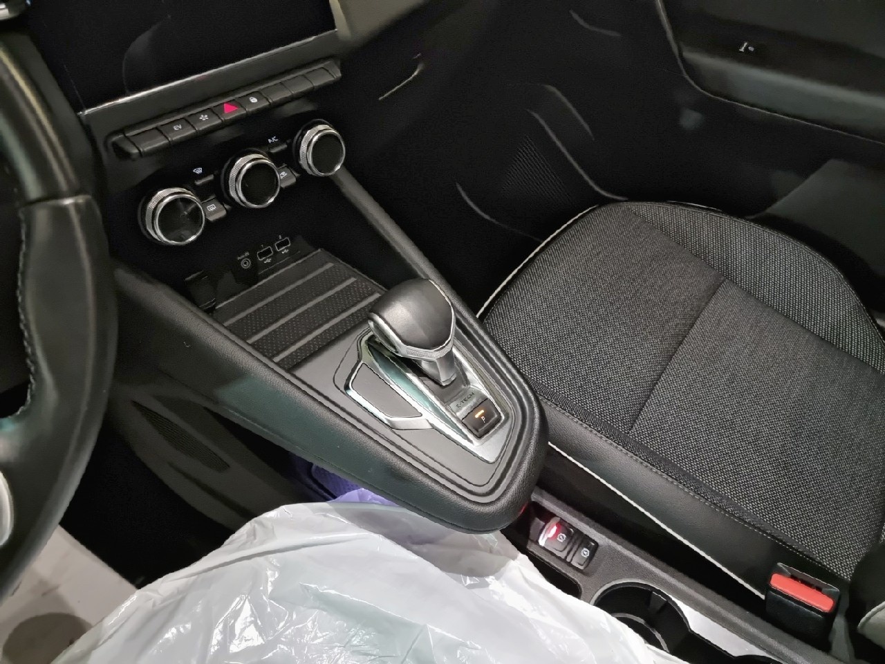 Renault Captur Zen E-TECH Híbrido enchufable 118 kW (160 CV) - 10