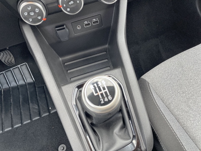 Renault Clio Evolution dCi 74 kW (100 CV) - 10 Renault Clio Evolution dCi 74 kW (100 CV) - 10