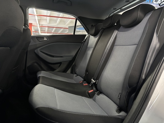 Hyundaii20 Active 1.0 TGDI Klass 74 kW (100 CV) Vehículo usado en Barcelona - 16