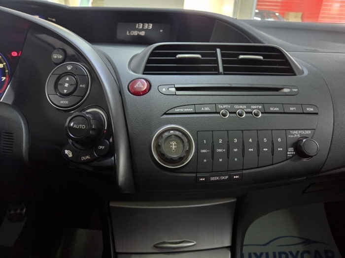 HondaCivic 1.8 I-VTEC Executive Piel 103 kW (140 CV) Vehículo usado en Barcelona - 14 HondaCivic 1.8 I-VTEC Executive Piel 103 kW (140 CV) Vehículo usado en Barcelona - 14