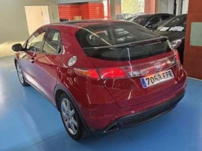 Honda Civic 1.8 I-VTEC Executive Piel 103 kW (140 CV) Honda Civic 1.8 I-VTEC Executive Piel 103 kW (140 CV)