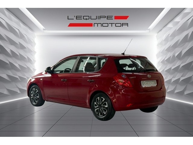 KiaCeed 1.4 CVVT Concept 80 kW (109 CV) Vehículo usado en Barcelona - 3 KiaCeed 1.4 CVVT Concept 80 kW (109 CV) Vehículo usado en Barcelona - 3