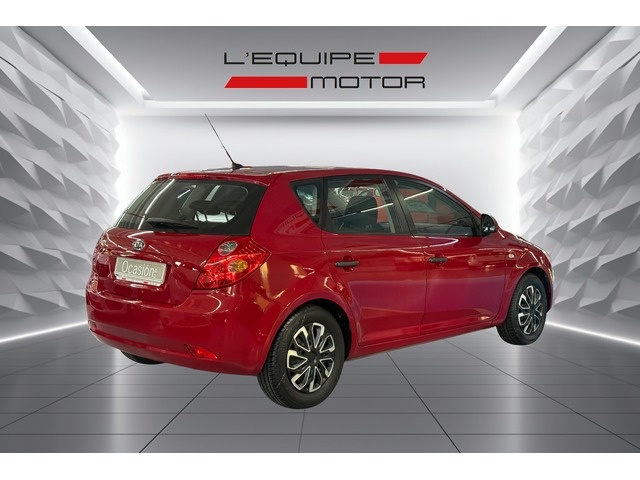 KiaCeed 1.4 CVVT Concept 80 kW (109 CV) Vehículo usado en Barcelona - 4 KiaCeed 1.4 CVVT Concept 80 kW (109 CV) Vehículo usado en Barcelona - 4