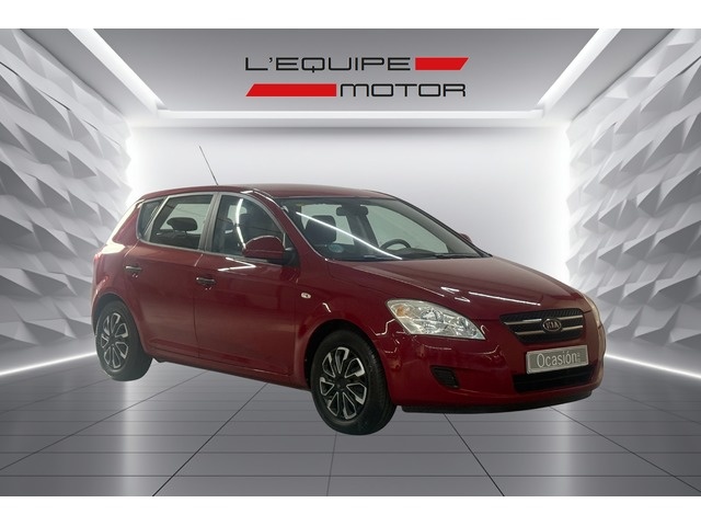 KiaCeed 1.4 CVVT Concept 80 kW (109 CV) Vehículo usado en Barcelona - 7 KiaCeed 1.4 CVVT Concept 80 kW (109 CV) Vehículo usado en Barcelona - 7