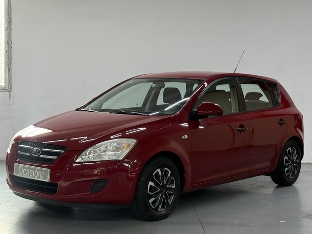 KiaCeed 1.4 CVVT Concept 80 kW (109 CV) Vehículo usado en Barcelona - 10 KiaCeed 1.4 CVVT Concept 80 kW (109 CV) Vehículo usado en Barcelona - 10