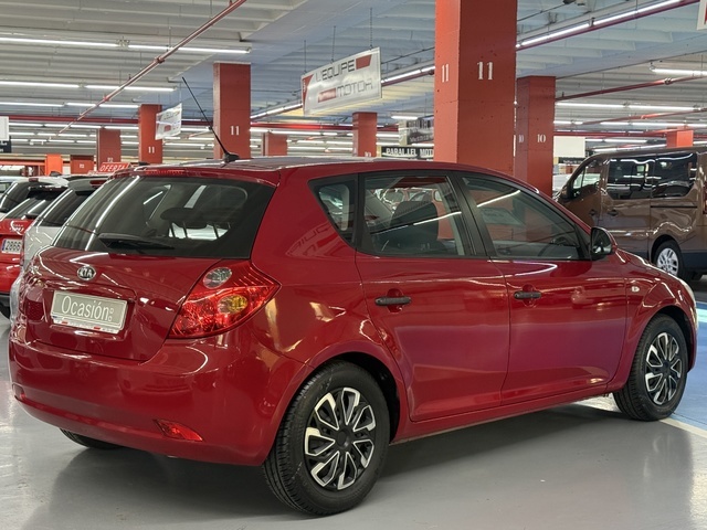 KiaCeed 1.4 CVVT Concept 80 kW (109 CV) Vehículo usado en Barcelona - 19 KiaCeed 1.4 CVVT Concept 80 kW (109 CV) Vehículo usado en Barcelona - 19