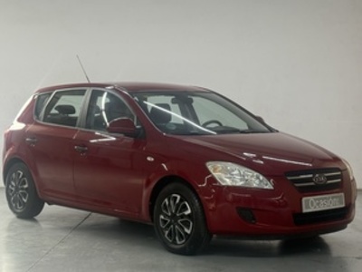 Kia Ceed 1.4 CVVT Concept 80 kW (109 CV) Kia Ceed 1.4 CVVT Concept 80 kW (109 CV)