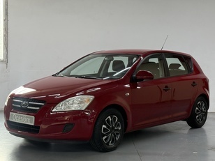 Kia Ceed 1.4 CVVT Concept 80 kW (109 CV)