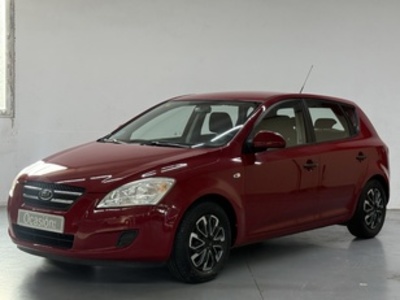 Kia Ceed 1.4 CVVT Concept 80 kW (109 CV) Kia Ceed 1.4 CVVT Concept 80 kW (109 CV)