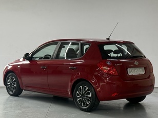 Kia Ceed 1.4 CVVT Concept 80 kW (109 CV)