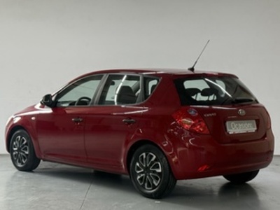 Kia Ceed 1.4 CVVT Concept 80 kW (109 CV) Kia Ceed 1.4 CVVT Concept 80 kW (109 CV)