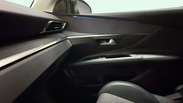 Peugeot3008 PureTech 130 Allure EAT8 96 kW (130 CV) Vehículo usado en Barcelona - 16