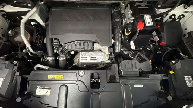 Peugeot3008 PureTech 130 Allure EAT8 96 kW (130 CV) Vehículo usado en Barcelona - 17