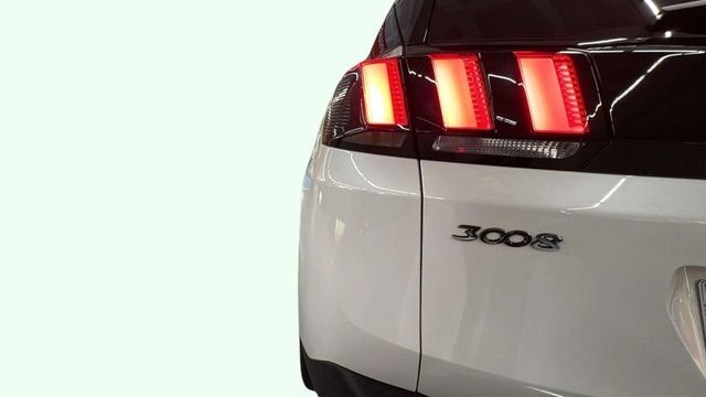 Peugeot3008 PureTech 130 Allure EAT8 96 kW (130 CV) Vehículo usado en Barcelona - 19