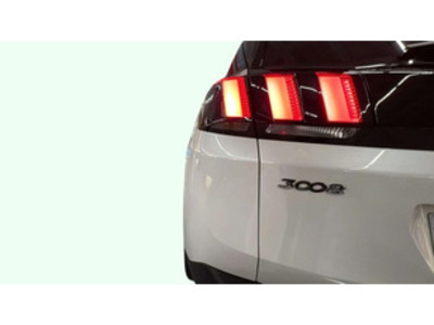 Peugeot 3008 PureTech 130 S&S Allure 96 kW (130 CV) Peugeot 3008 PureTech 130 S&S Allure 96 kW (130 CV)