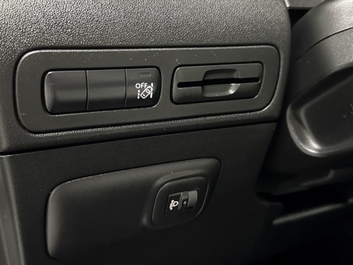 CitroenC3 Aircross BlueHDi 100 Shine 73 kW (99 CV) Vehículo usado en Barcelona - 24 CitroenC3 Aircross BlueHDi 100 Shine 73 kW (99 CV) Vehículo usado en Barcelona - 24