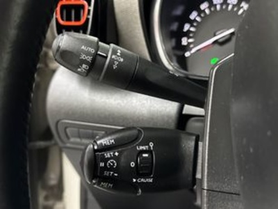 Citroen C3 Aircross BlueHDi 100 Shine 73 kW (99 CV) Citroen C3 Aircross BlueHDi 100 Shine 73 kW (99 CV)